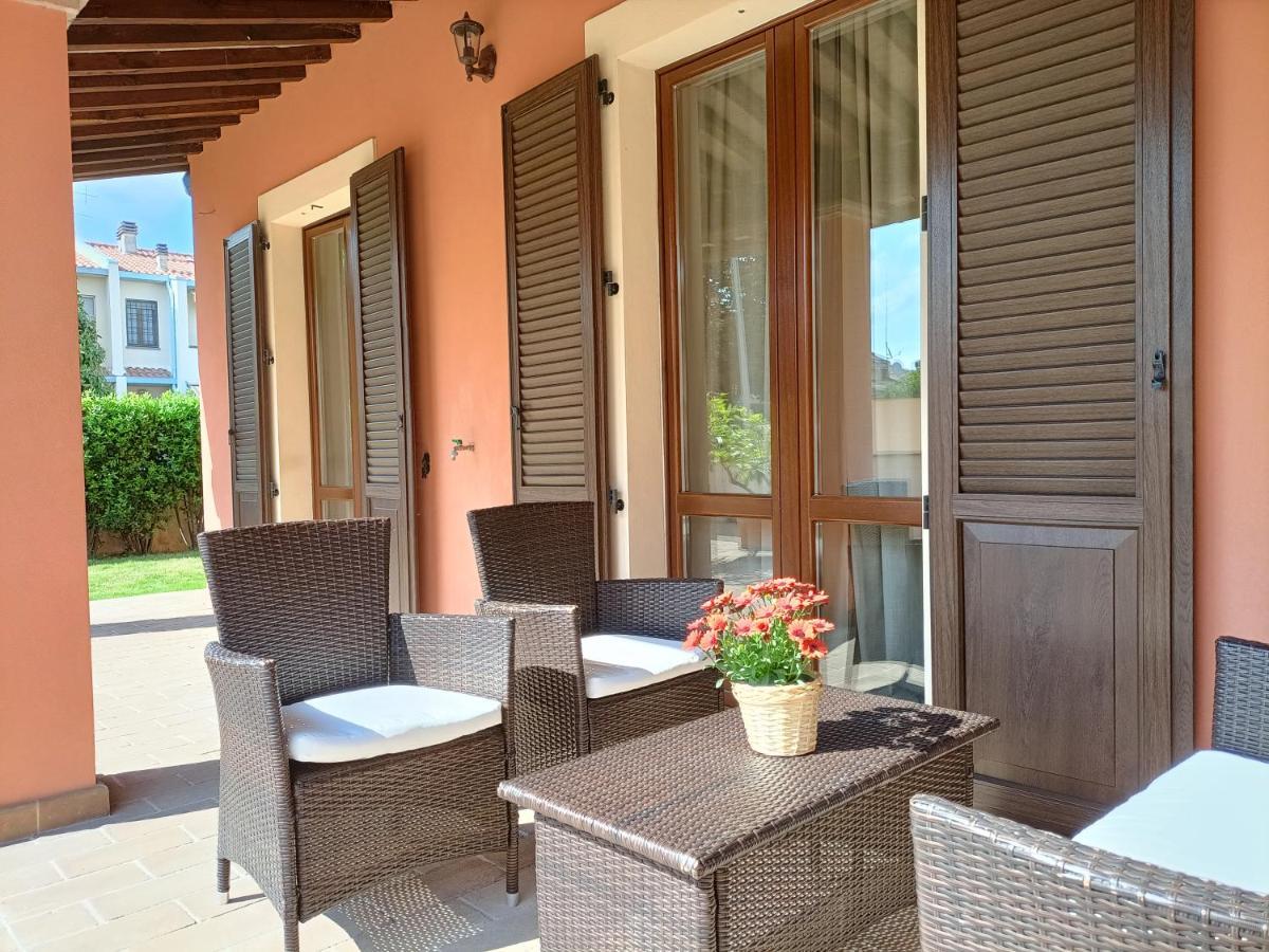 Casa Emilia - Appartamento Per Vacanze - 폴리뇨 외부 사진